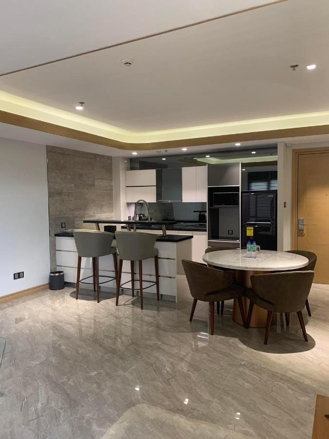 One Euphoria Luxe Hotel آنغلوس المظهر الخارجي الصورة