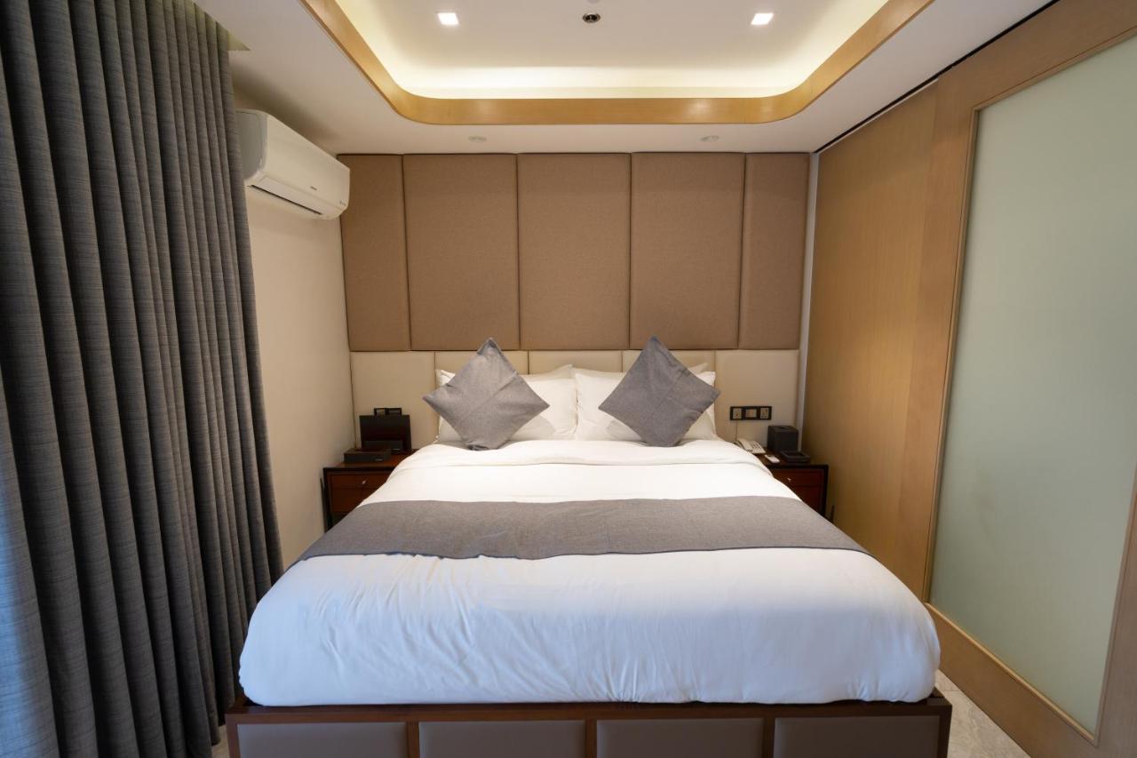 One Euphoria Luxe Hotel آنغلوس المظهر الخارجي الصورة