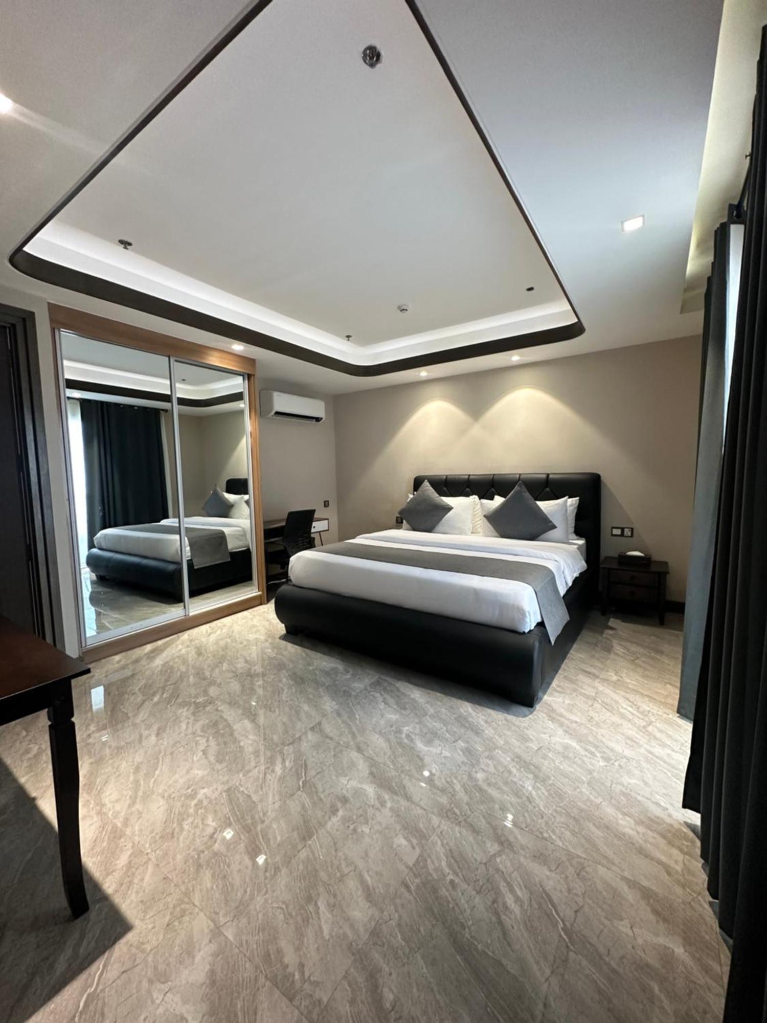 One Euphoria Luxe Hotel آنغلوس المظهر الخارجي الصورة